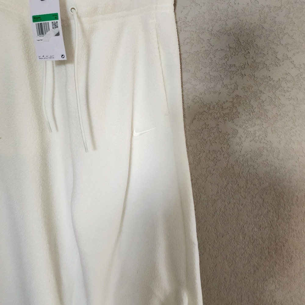 Nike Wide Leg Sweatpants in White - Picture 2 of 6